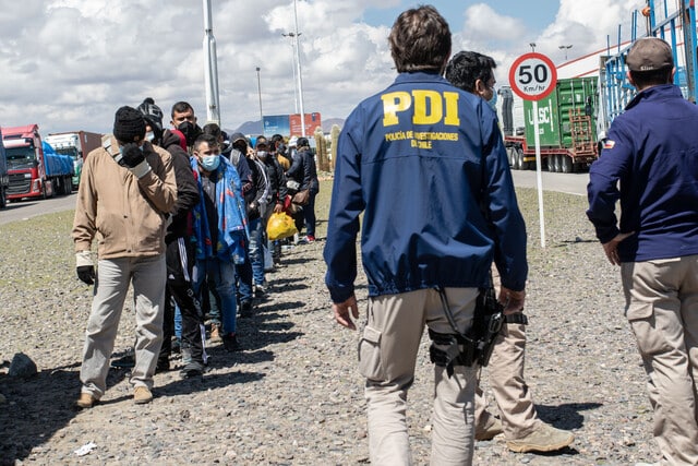 PDI detiene a migrantes irregulares