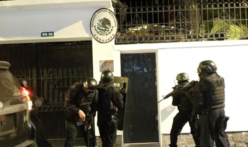 Ecuador sostiene que asalto a embajada de México fue "excepcional".