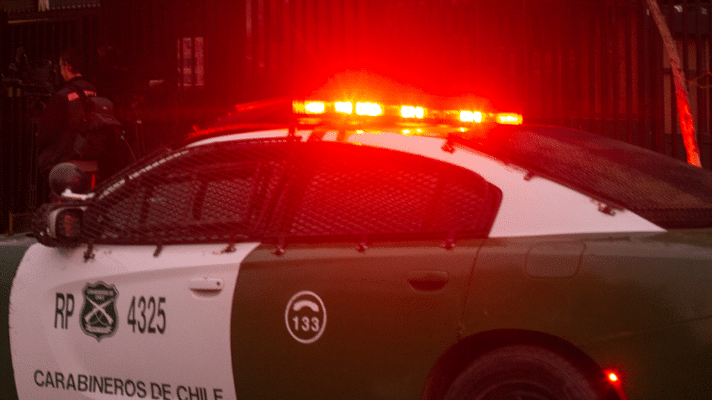 Portonazo en Ñuñoa termina con tres adolescentes detenidos.